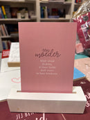 Standaard met kaart: Een moeder blijft altijd dichtbij.