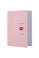 Zusss Wenskaart Kusje incl. broche - Roze/Rood