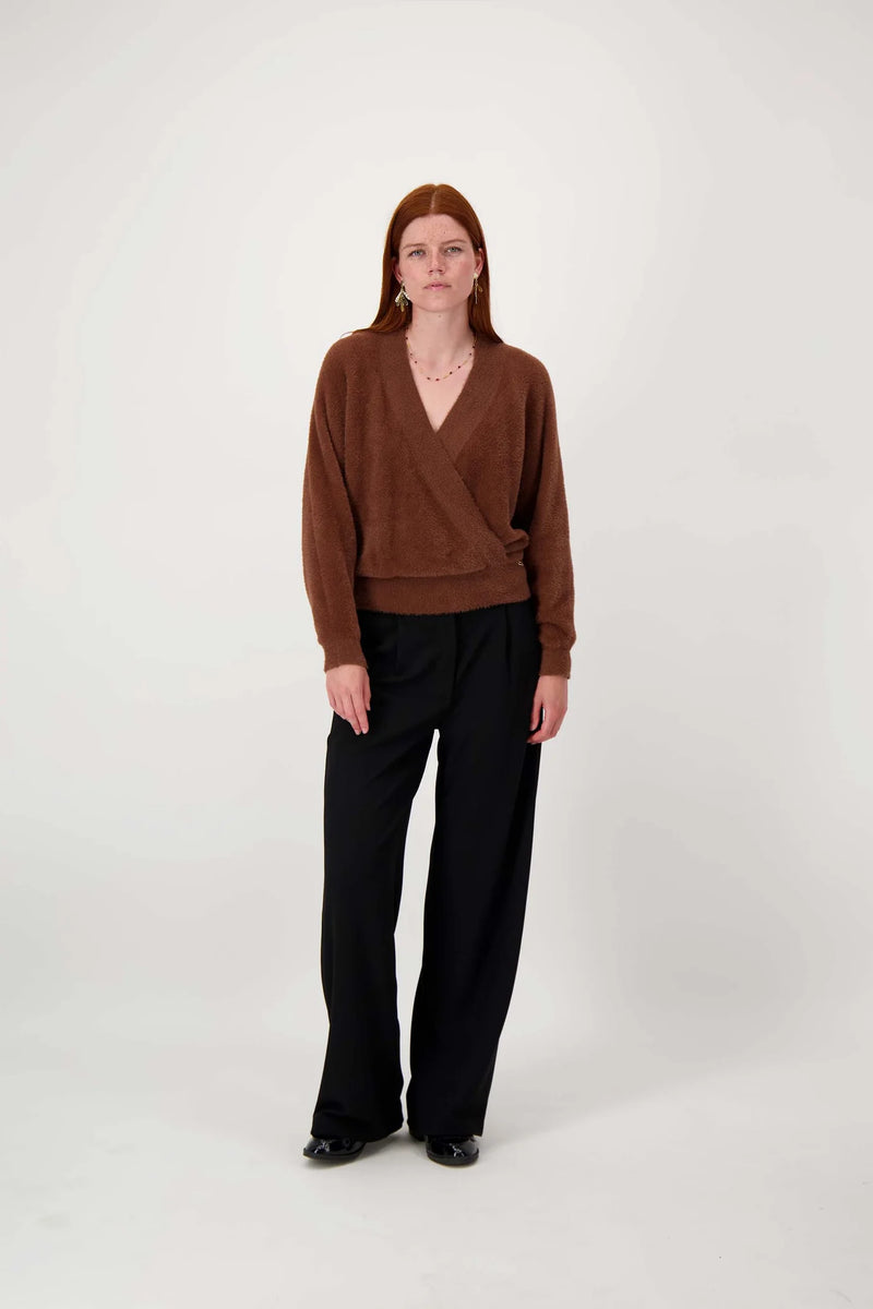 Zusss - Wikkel trui in Fluffy garen - Mid brown