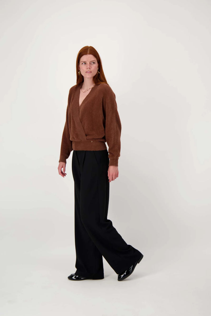 Zusss - Wikkel trui in Fluffy garen - Mid brown