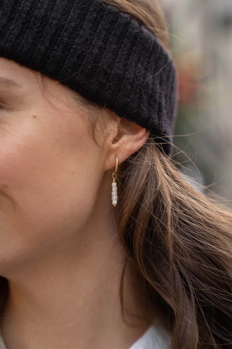 Zusss Oorbellen met steentjes - Off-white