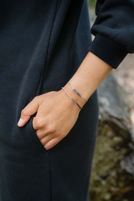 Zusss Fijn Kralenarmbandje - Grijsblauw/Zwart/Zand